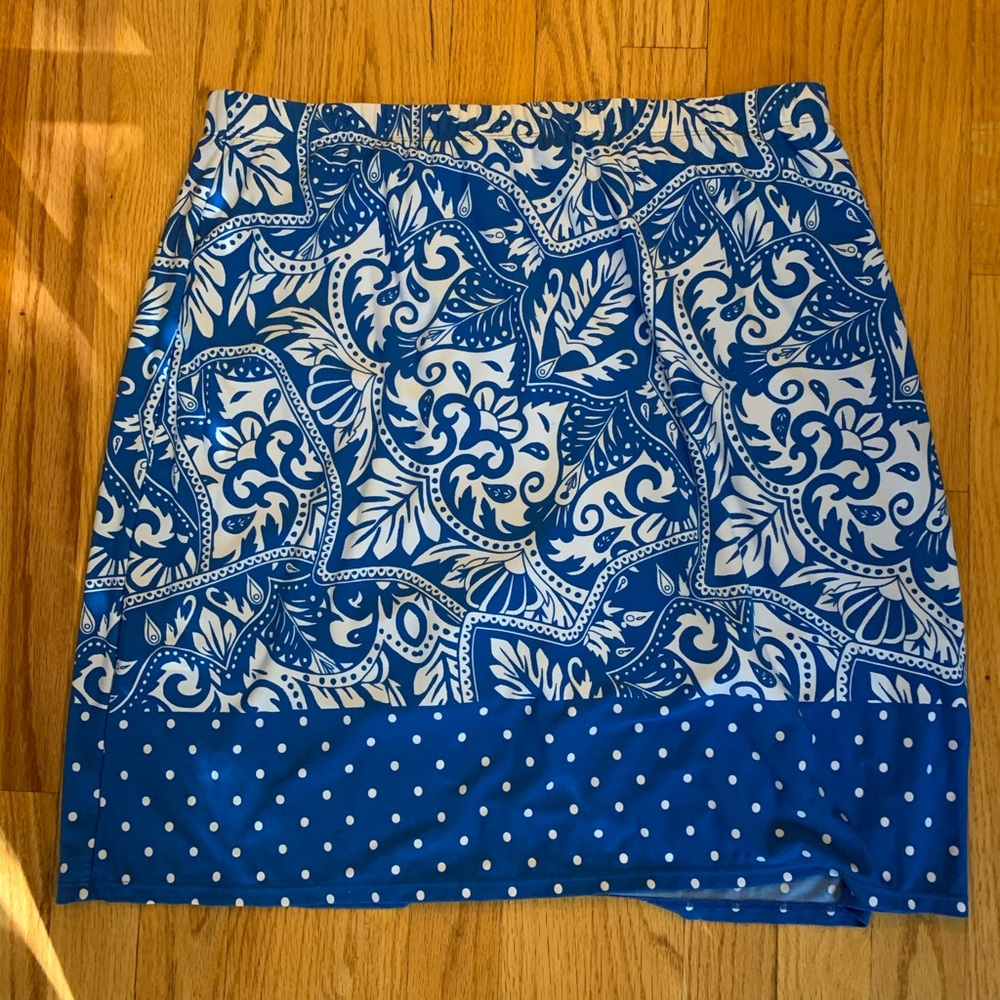 Susan Graver blue and white paisley skirt